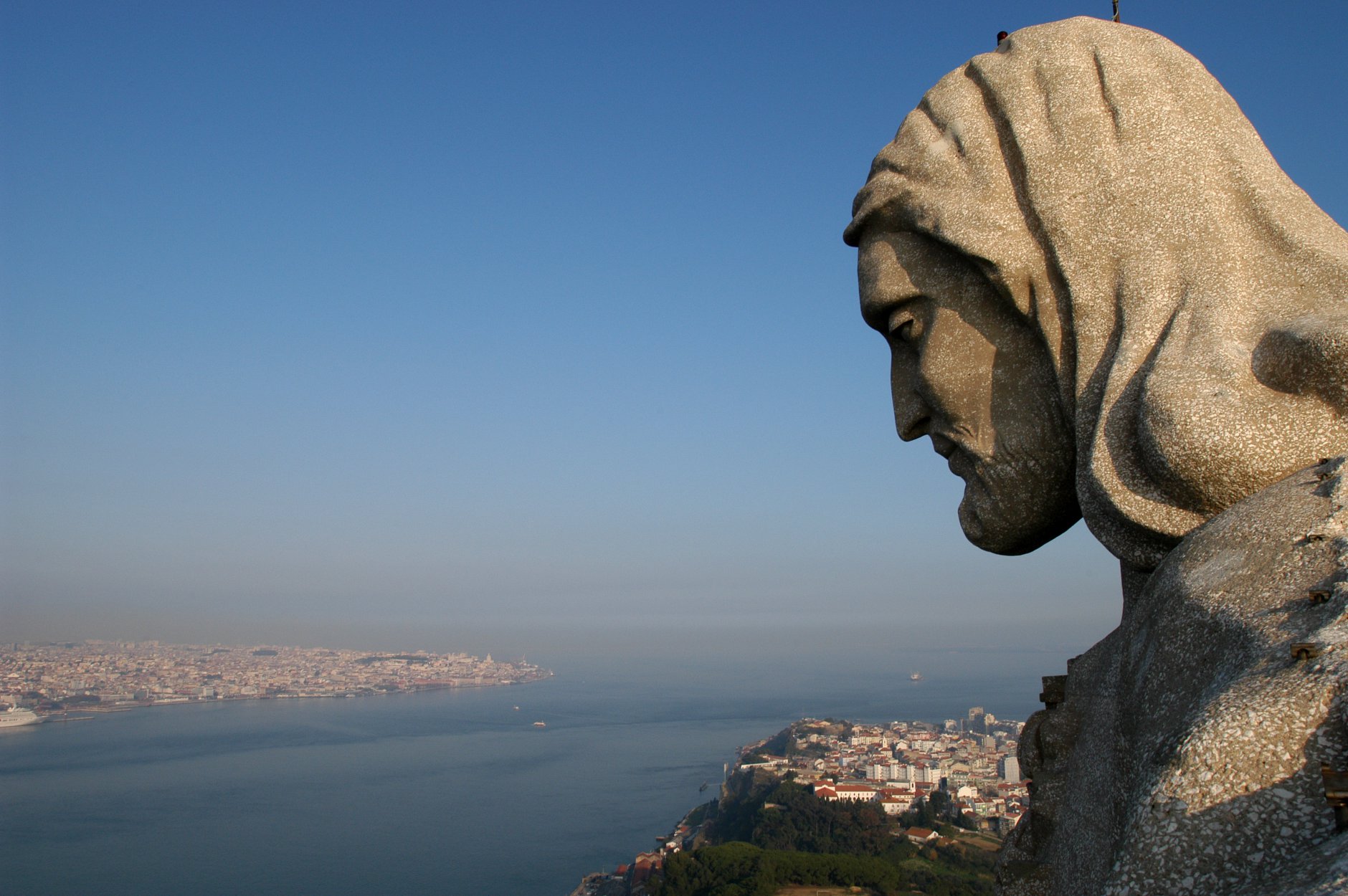 Almada Cristo Rei Monument